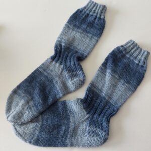 Siniset liukuväriset villasukat, koko 40-41